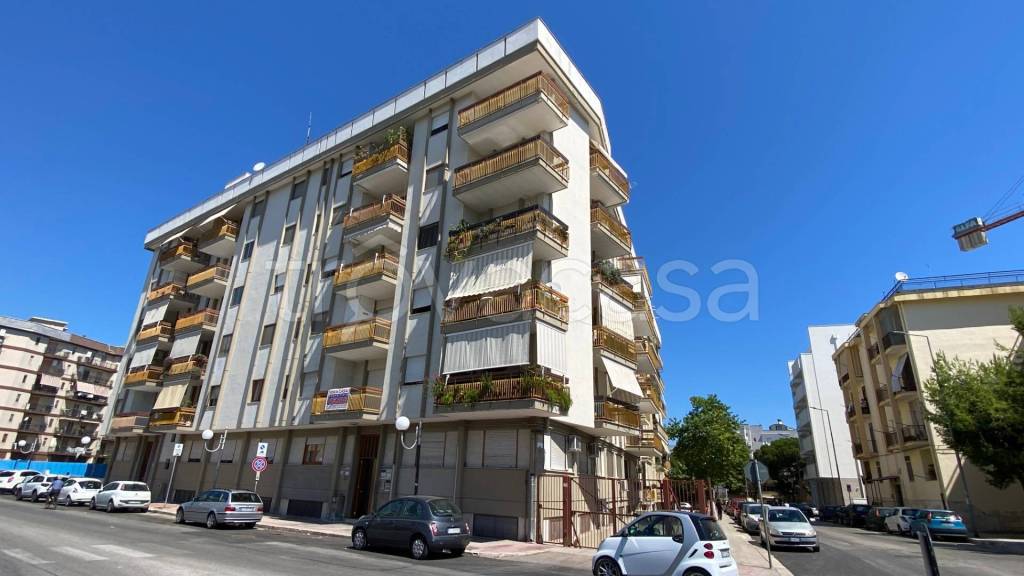 locale commerciale in vendita a Bisceglie