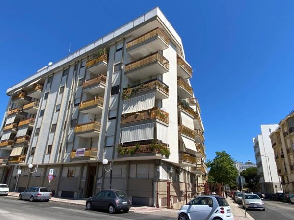 locale commerciale in vendita a Bisceglie