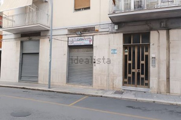locale commerciale in vendita a Bisceglie