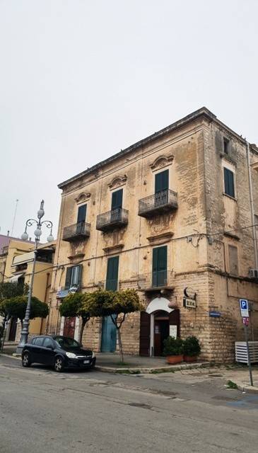 intera palazzina in vendita a Bisceglie in zona Centro Città