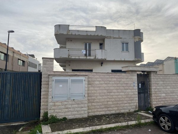 capannone in vendita a Bisceglie