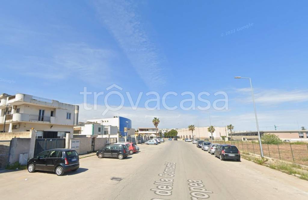 locale commerciale in vendita a Bisceglie