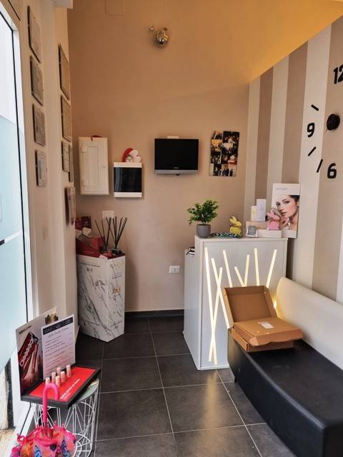 negozio in vendita a Bisceglie in zona Centro Città