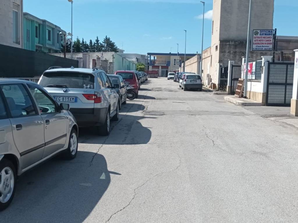 locale commerciale in vendita a Bisceglie