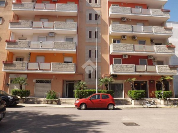 locale commerciale in vendita a Bisceglie