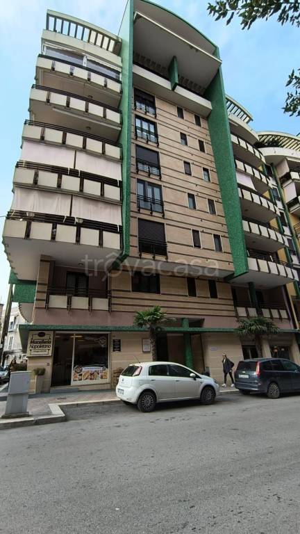 locale di sgombero in vendita a Bisceglie