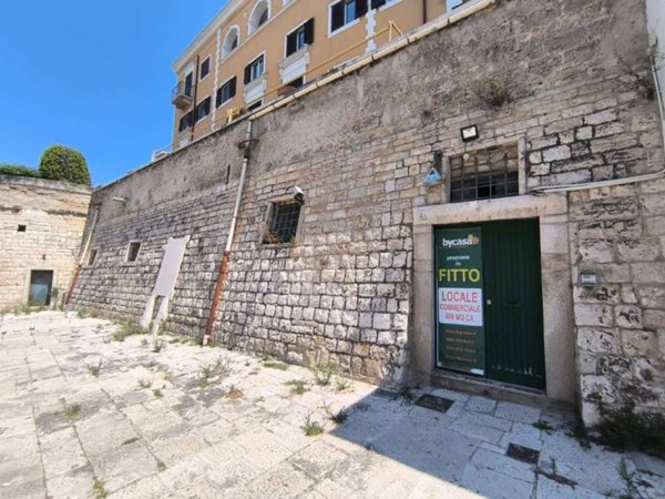 locale commerciale in vendita a Bisceglie in zona Centro Città