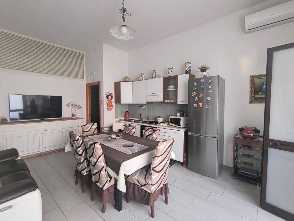 locale commerciale in vendita a Bisceglie
