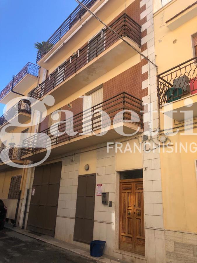 casa indipendente in vendita a Canosa di Puglia