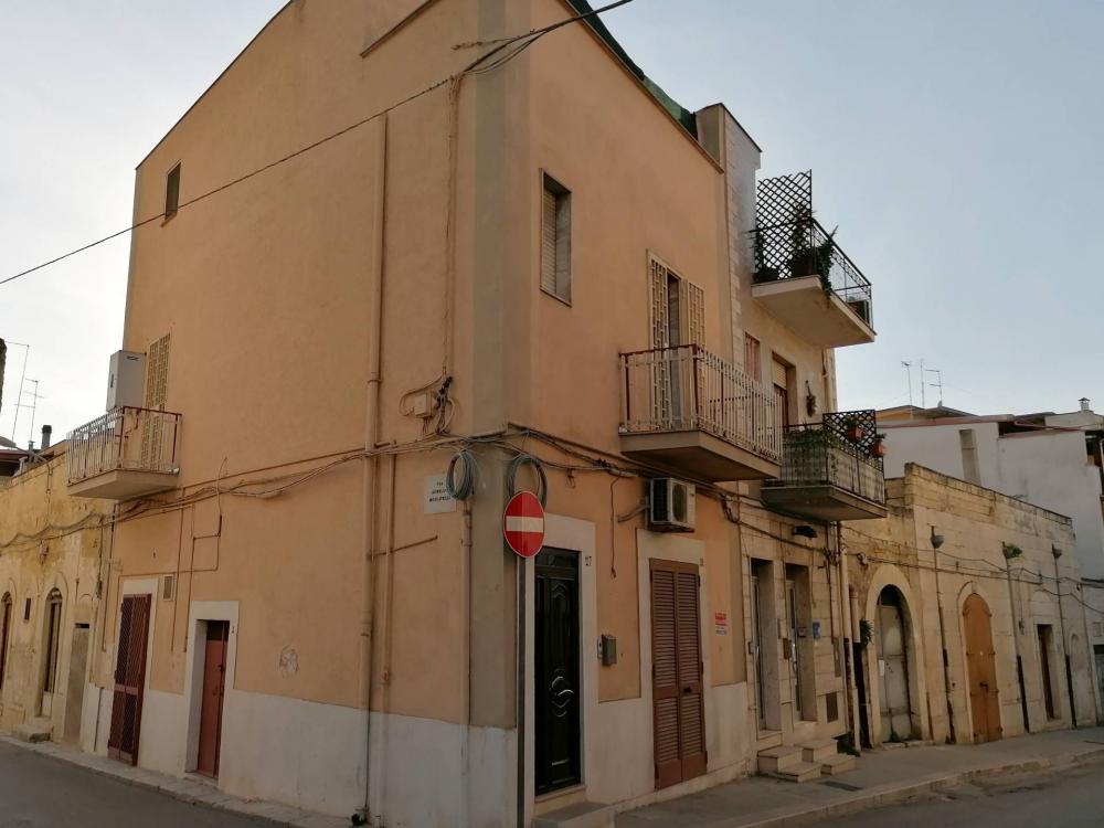 casa indipendente in vendita a Canosa di Puglia