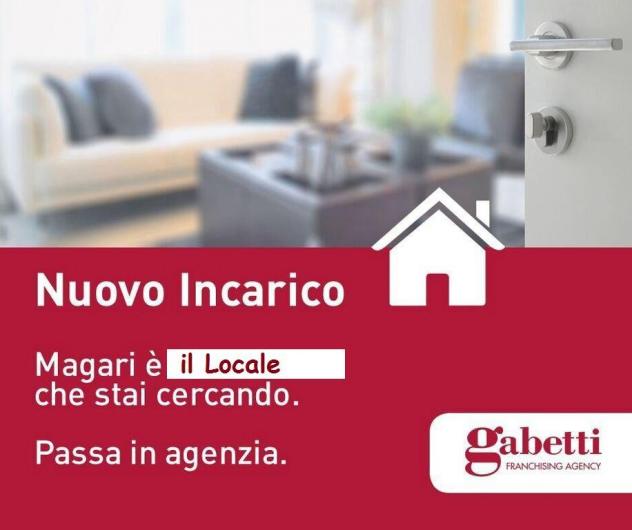 negozio in vendita a Canosa di Puglia