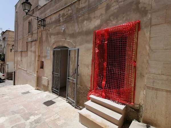 casa indipendente in vendita a Canosa di Puglia
