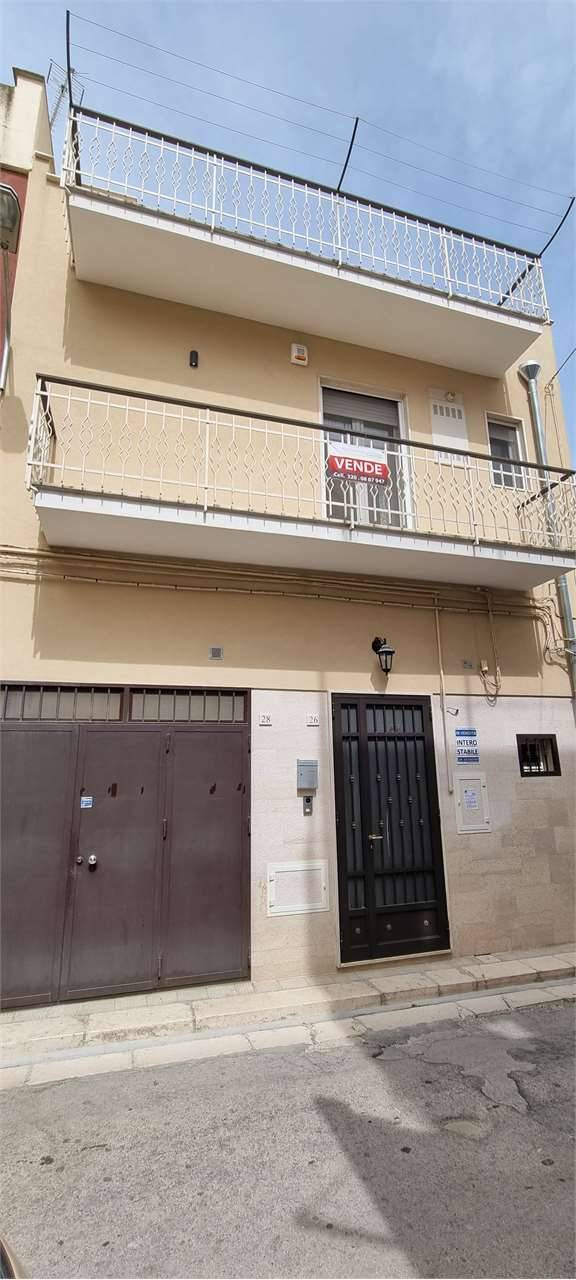 casa indipendente in vendita a Canosa di Puglia