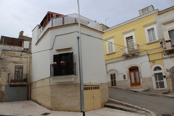 casa indipendente in vendita a Canosa di Puglia