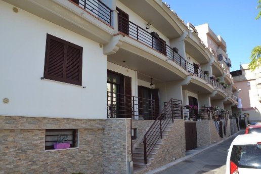 casa indipendente in vendita a Canosa di Puglia