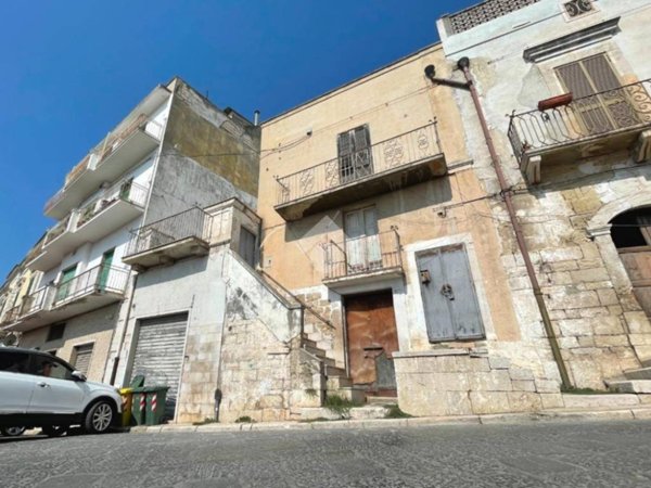 casa indipendente in vendita a Canosa di Puglia