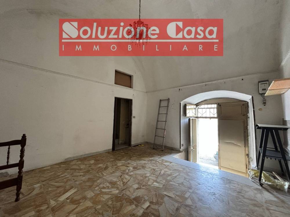 casa indipendente in vendita a Canosa di Puglia
