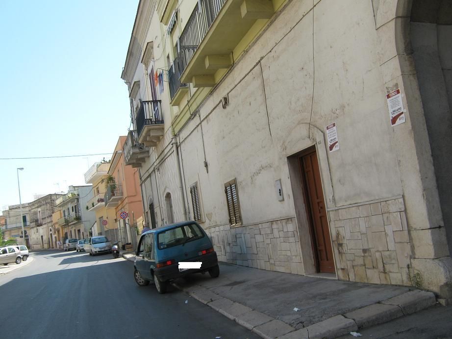 casa indipendente in vendita a Canosa di Puglia
