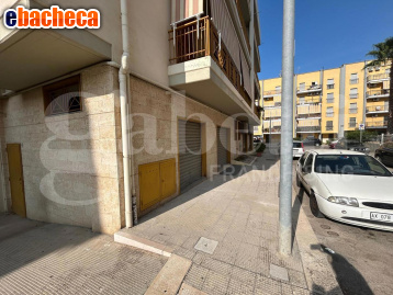 negozio in vendita a Canosa di Puglia