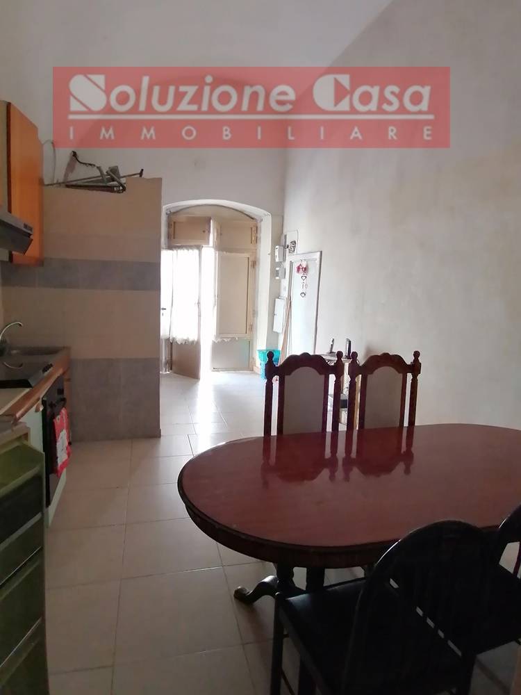 casa indipendente in vendita a Canosa di Puglia