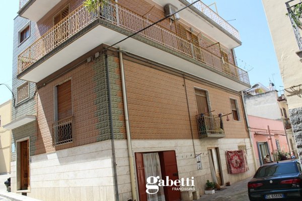 casa indipendente in vendita a Canosa di Puglia