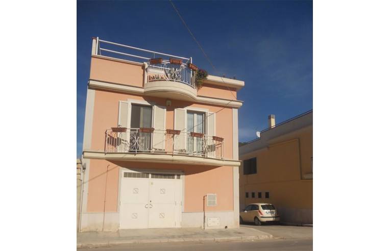 casa indipendente in vendita a Canosa di Puglia