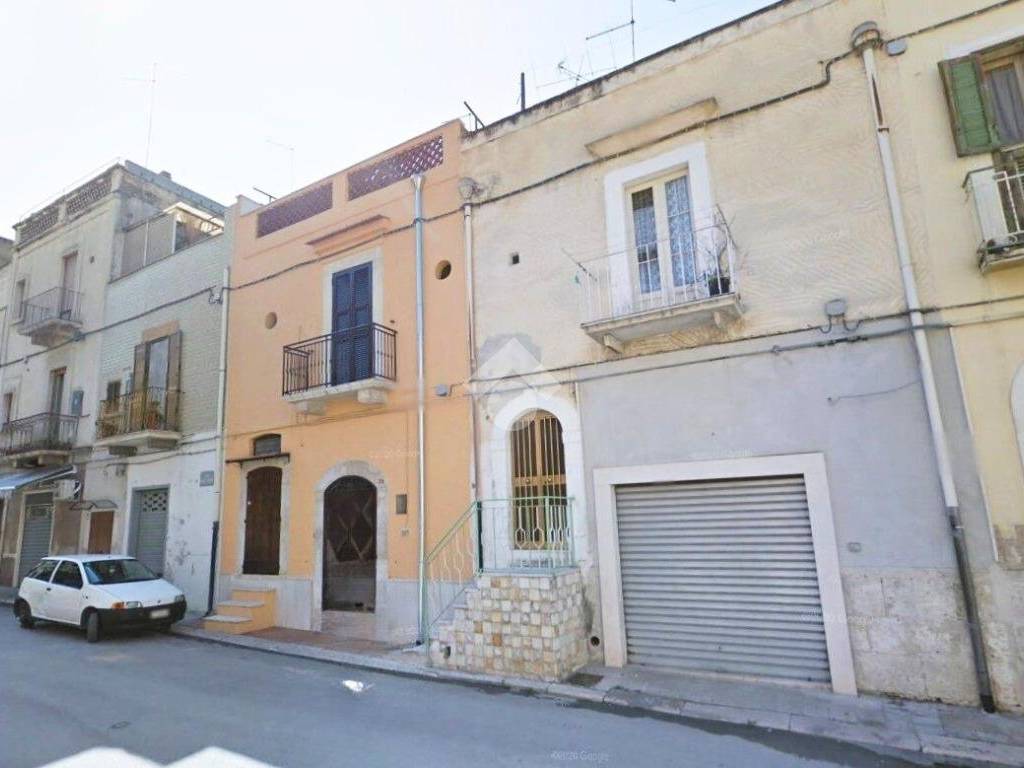 casa indipendente in vendita a Canosa di Puglia
