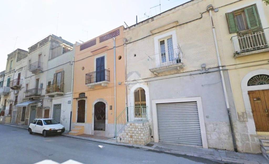casa indipendente in vendita a Canosa di Puglia