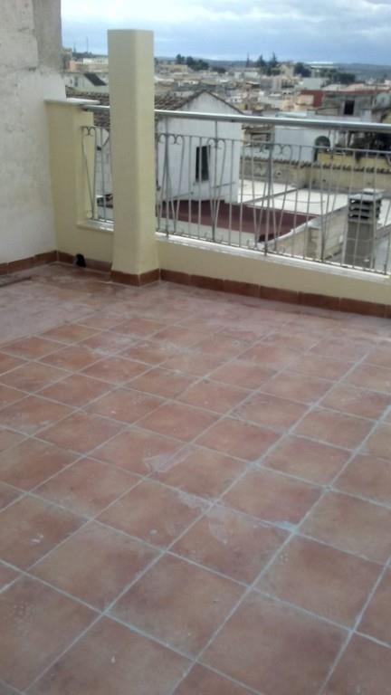 casa indipendente in vendita a Canosa di Puglia