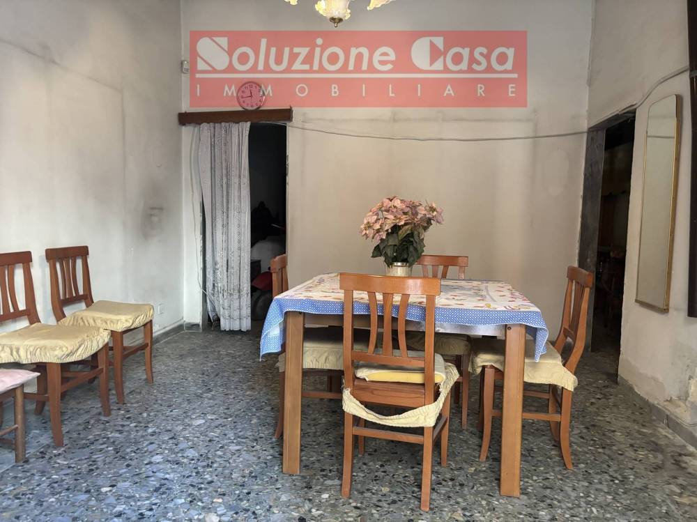 casa indipendente in vendita a Canosa di Puglia
