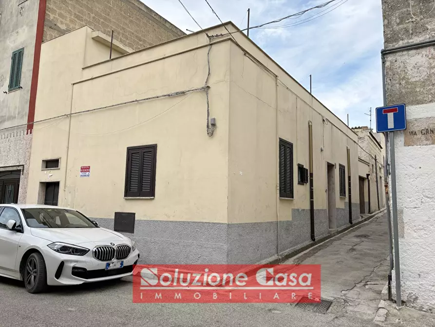 casa indipendente in vendita a Canosa di Puglia