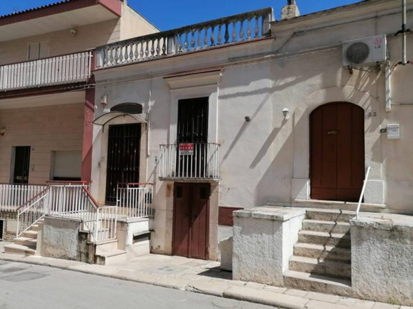 casa indipendente in vendita a Canosa di Puglia