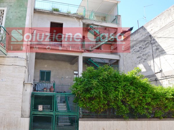 casa indipendente in vendita a Canosa di Puglia