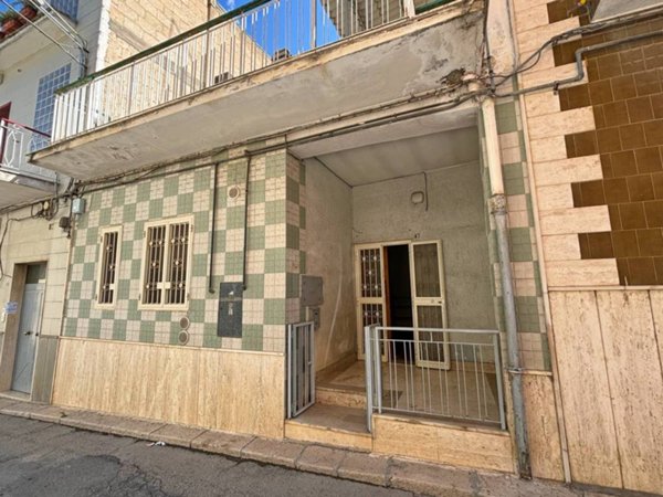 casa indipendente in vendita a Canosa di Puglia
