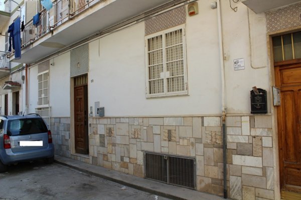 casa indipendente in vendita a Canosa di Puglia