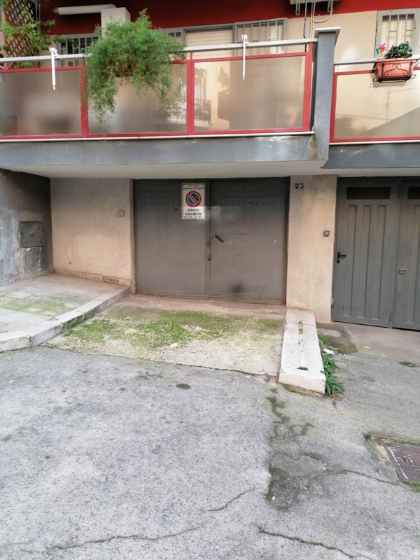 locale di sgombero in vendita a Canosa di Puglia
