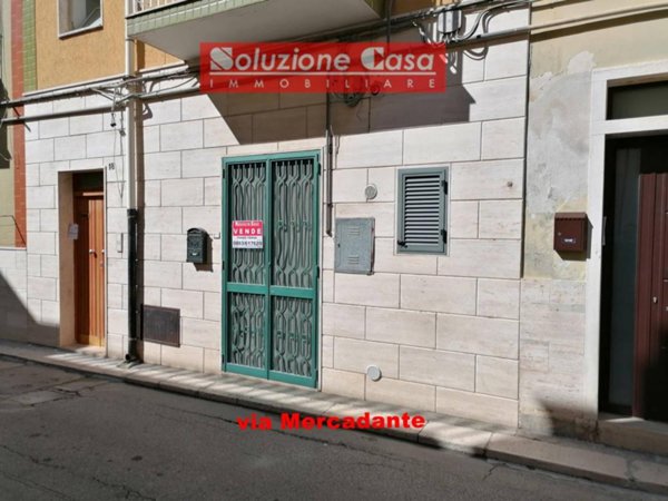 casa indipendente in vendita a Canosa di Puglia