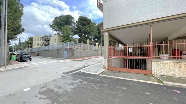 casa indipendente in vendita a Canosa di Puglia