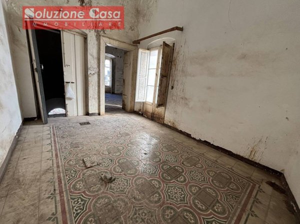 casa indipendente in vendita a Canosa di Puglia