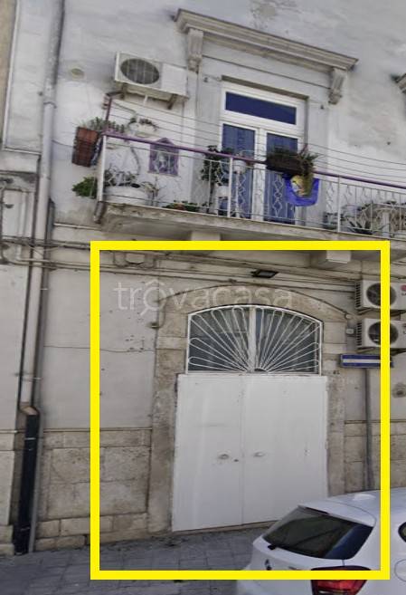 casa indipendente in vendita a Canosa di Puglia