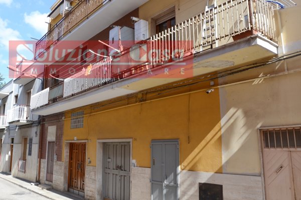 casa indipendente in vendita a Canosa di Puglia