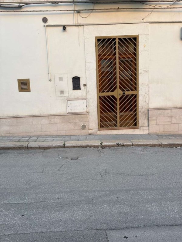 casa indipendente in vendita a Canosa di Puglia