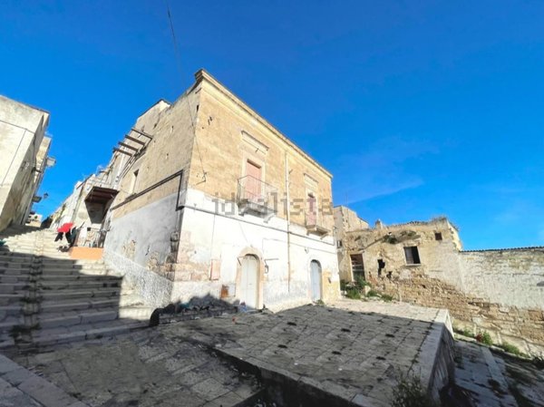 pentavano in vendita a Canosa di Puglia
