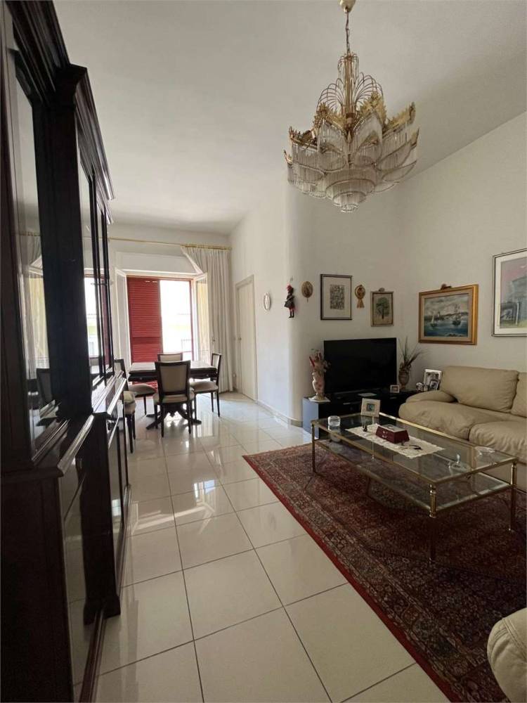 casa indipendente in vendita a Canosa di Puglia