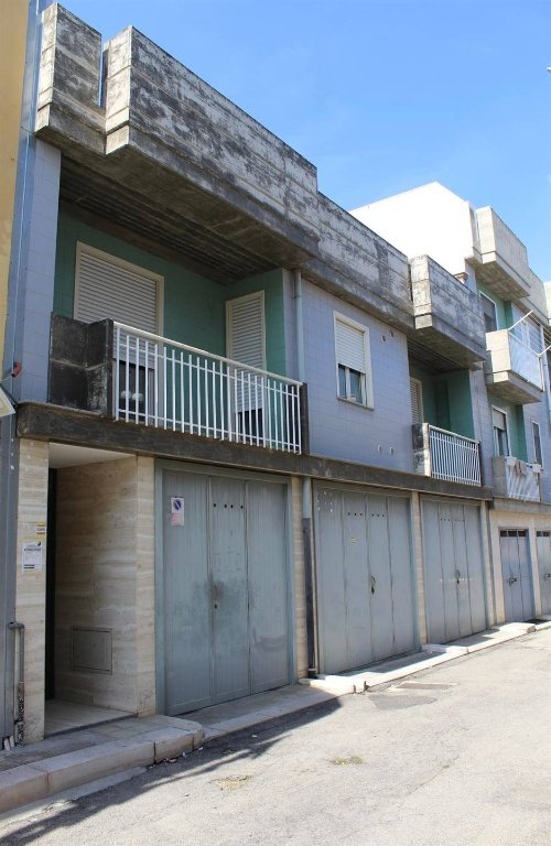 casa indipendente in vendita a Canosa di Puglia