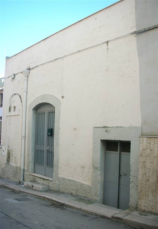 casa indipendente in vendita a Canosa di Puglia