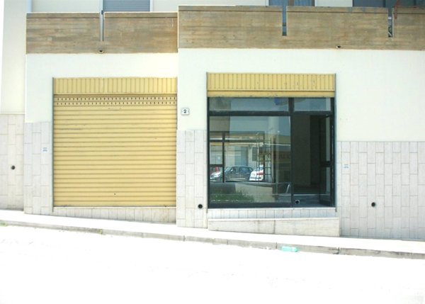 locale commerciale in vendita a Canosa di Puglia