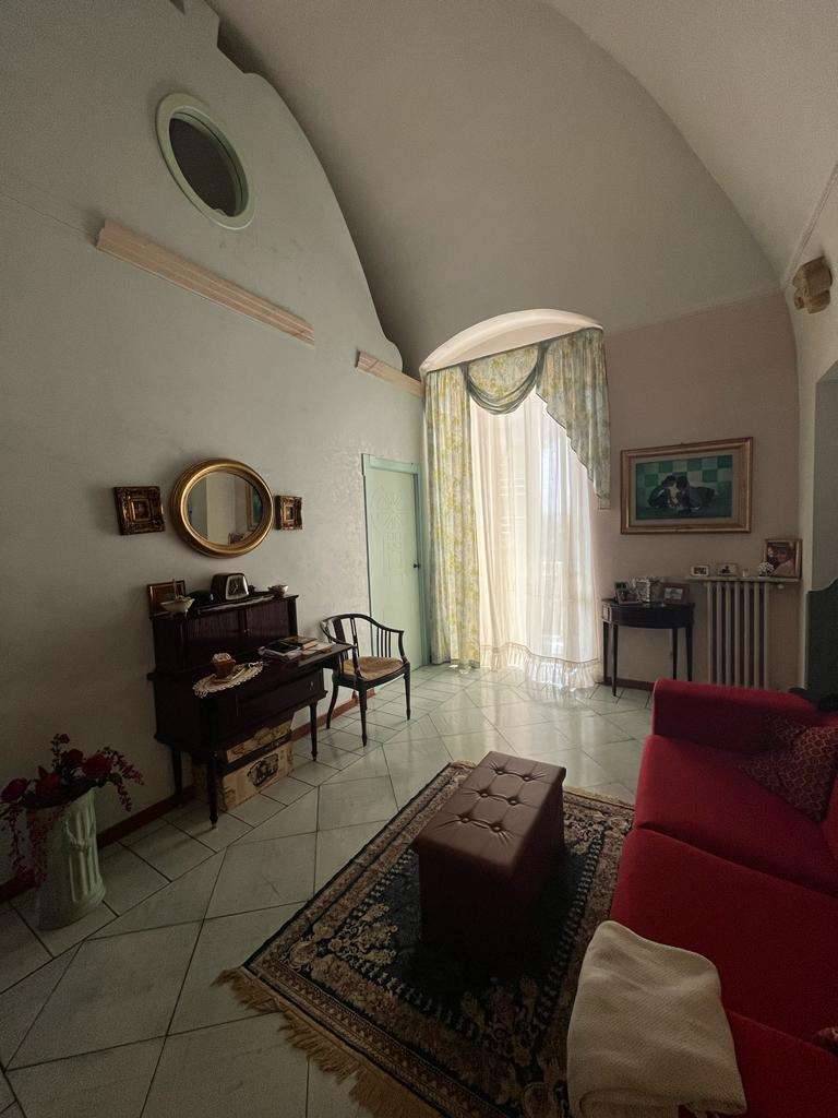 casa indipendente in vendita a Canosa di Puglia