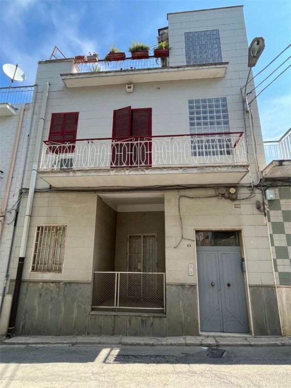 casa indipendente in vendita a Canosa di Puglia