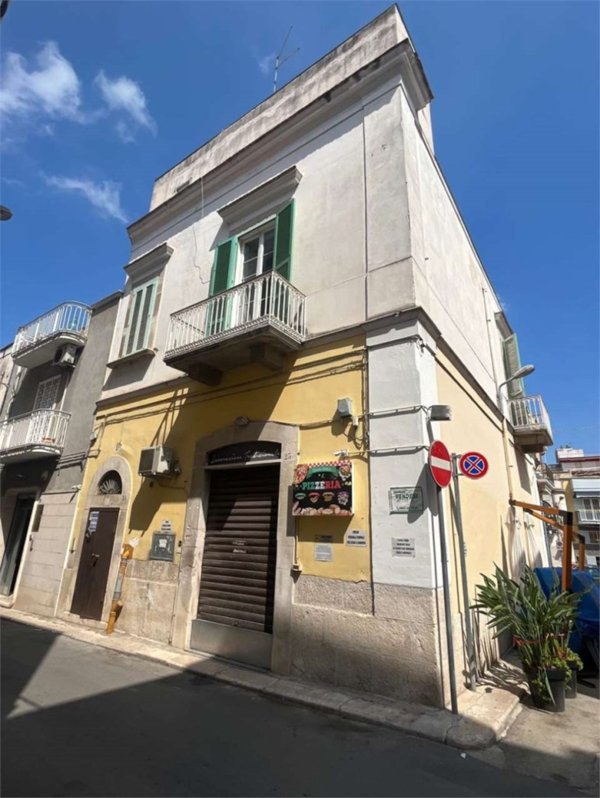 casa indipendente in vendita a Canosa di Puglia